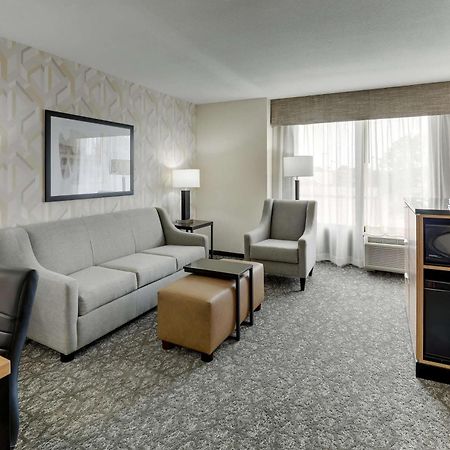 Drury Inn & Suites Birmingham Lakeshore Drive ภายนอก รูปภาพ