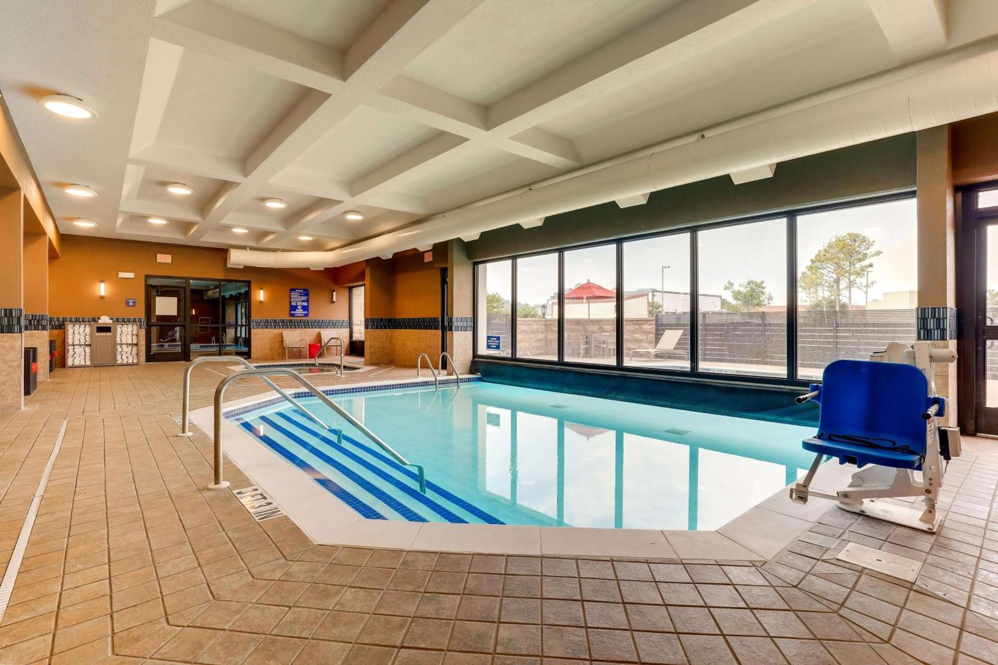 Drury Inn & Suites Birmingham Lakeshore Drive ภายนอก รูปภาพ