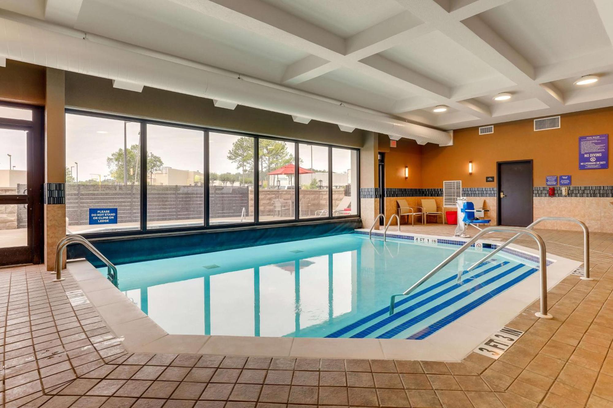 Drury Inn & Suites Birmingham Lakeshore Drive ภายนอก รูปภาพ