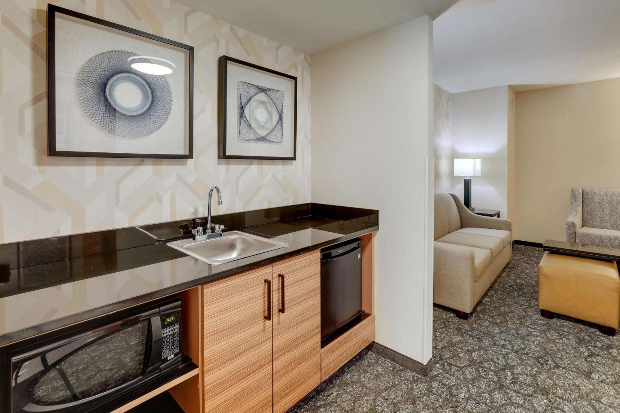 Drury Inn & Suites Birmingham Lakeshore Drive ภายนอก รูปภาพ