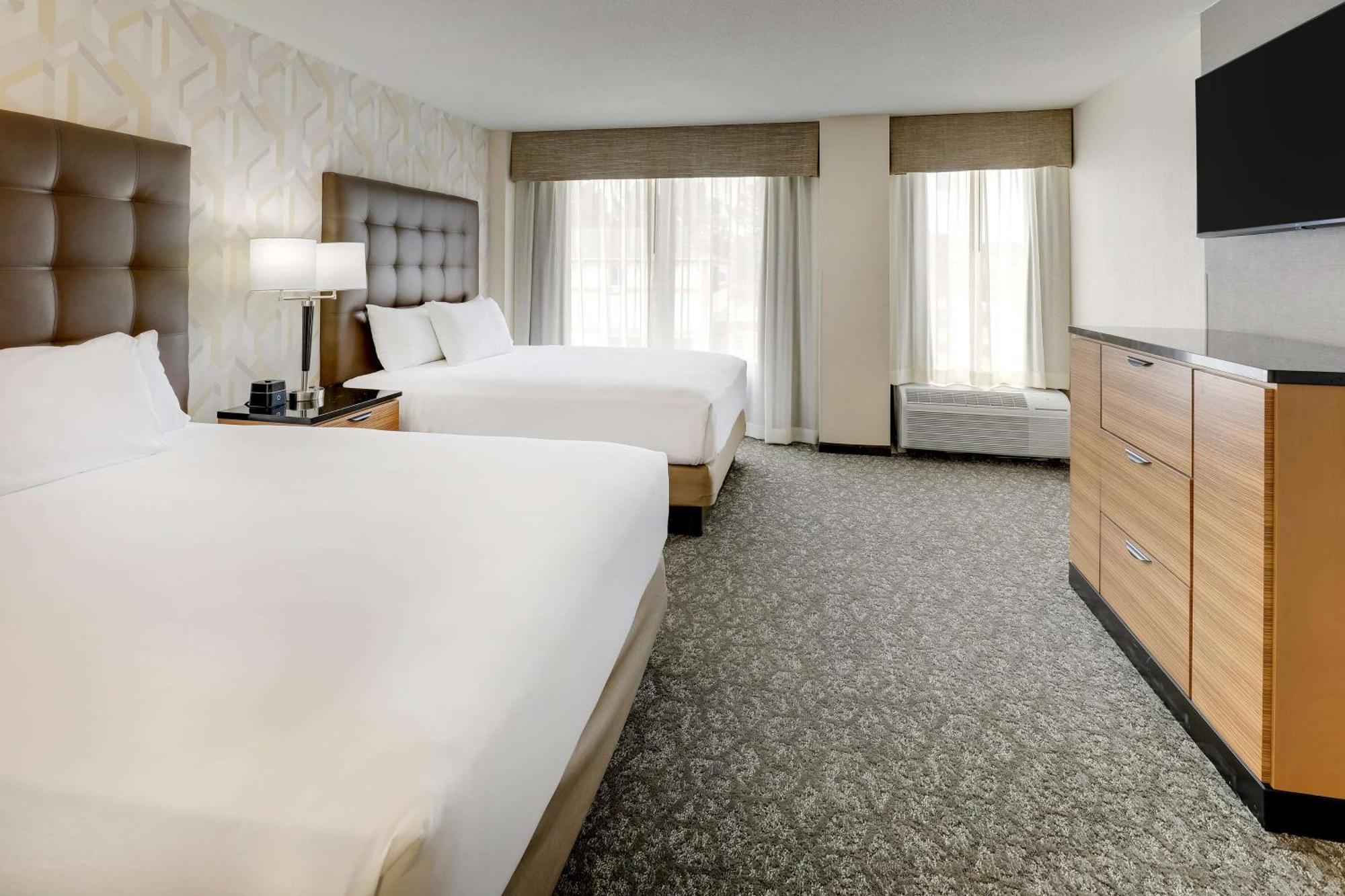 Drury Inn & Suites Birmingham Lakeshore Drive ภายนอก รูปภาพ